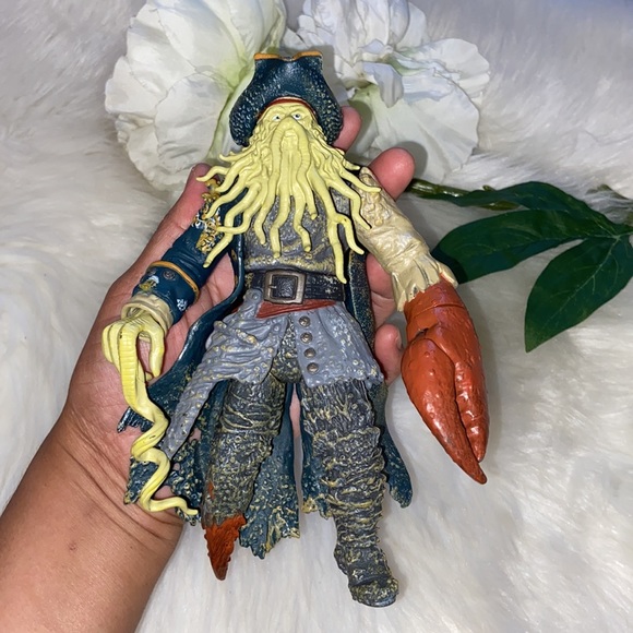 Other - Disney Zizzle Pirates of the Caribbean DAVY JONES Claw Snap Action Figure